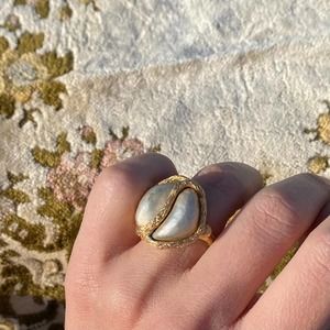 60's mother of pearl Vendome gold cocktail ring